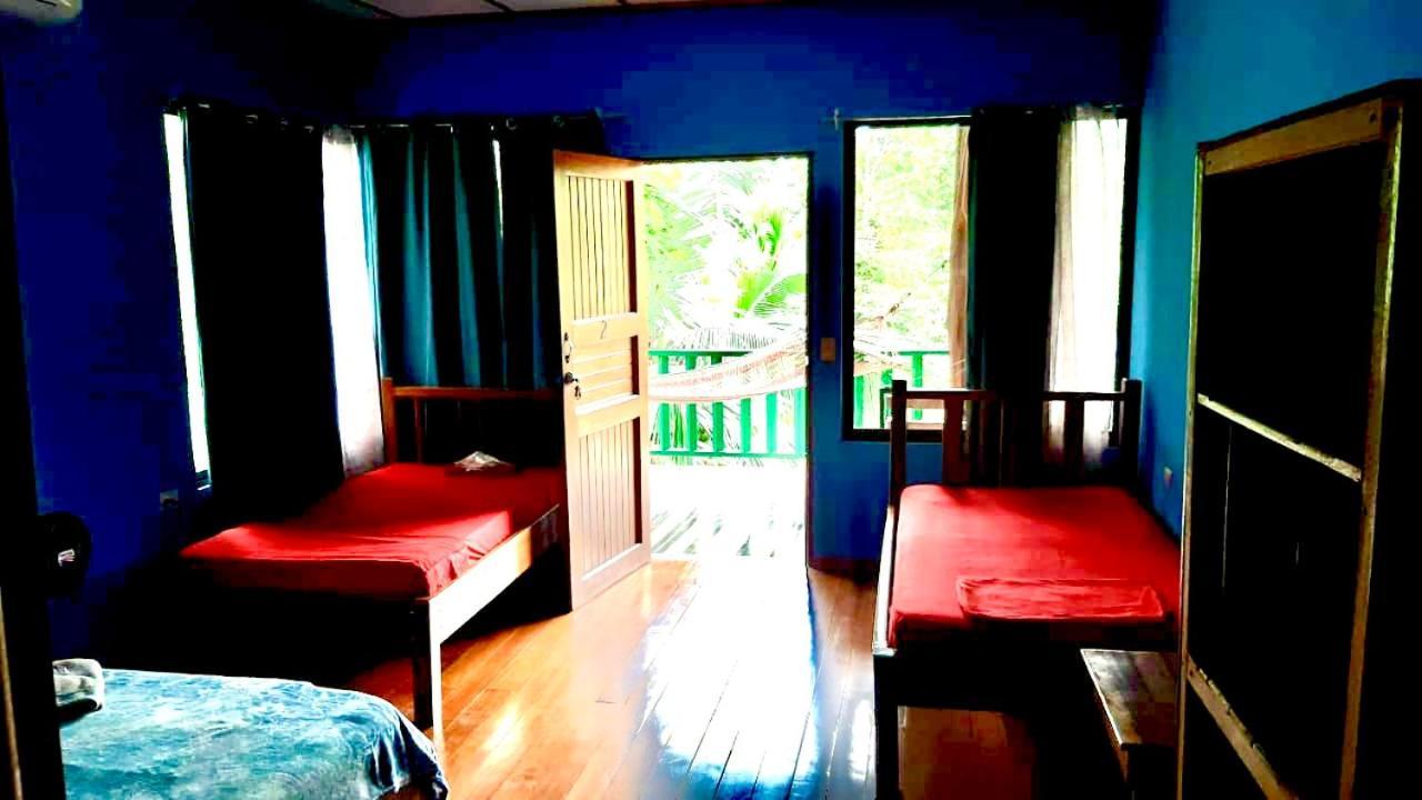 Allegra Hostel Drakes Bay Екстериор снимка