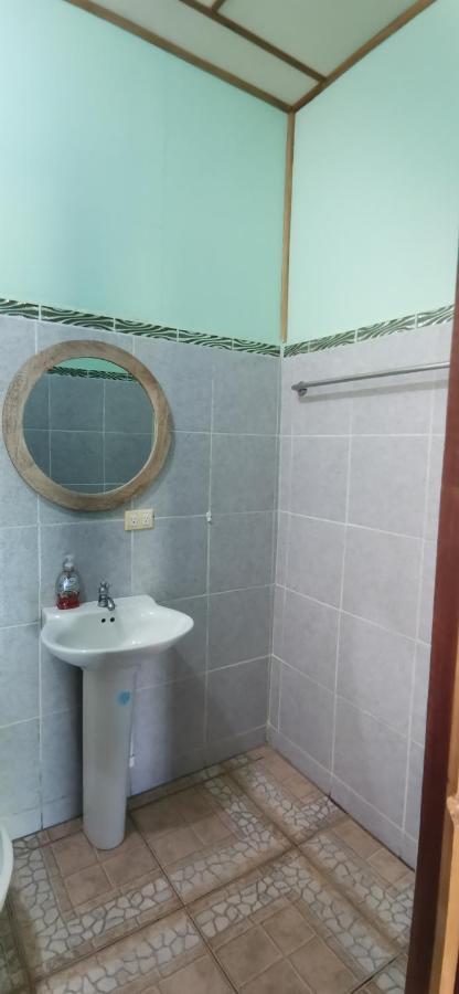 Allegra Hostel Drakes Bay Екстериор снимка