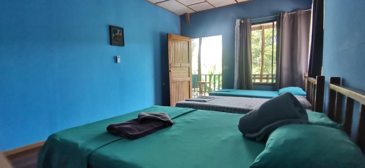 Allegra Hostel Drakes Bay Екстериор снимка